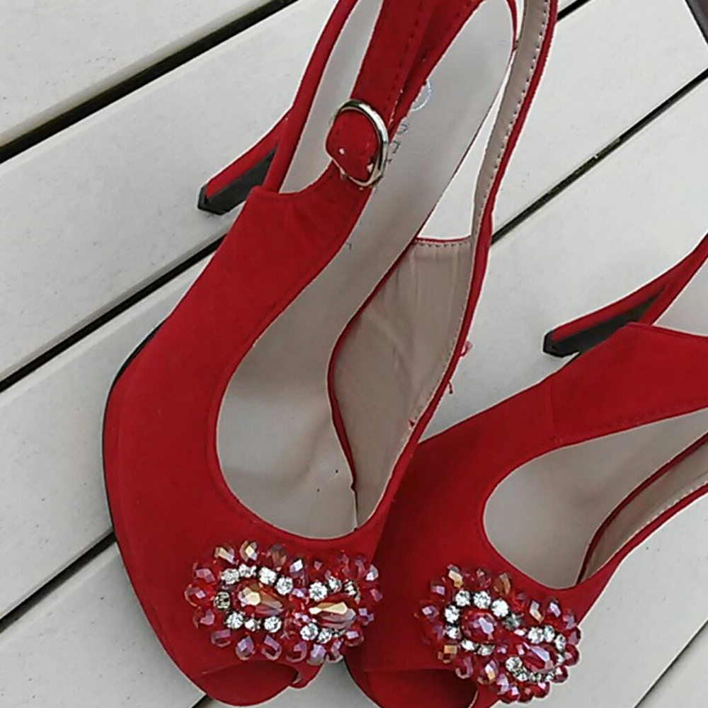 Red Shoes - Picture 10 of 13